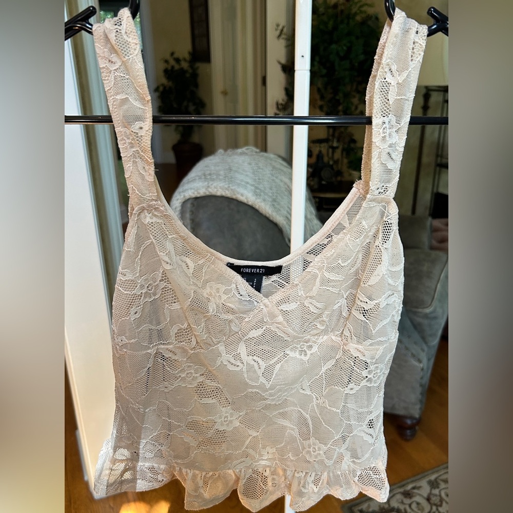 Forever 21 Floral Lace Camisole in Cream